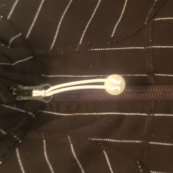Lululemon zip up - Picture 4 of 4